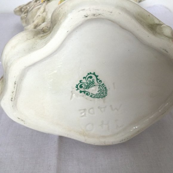 Vintage Italy Ceramic R.CAPODIMONTE vase 3D flowers 12" tall - Picture 8 of 8